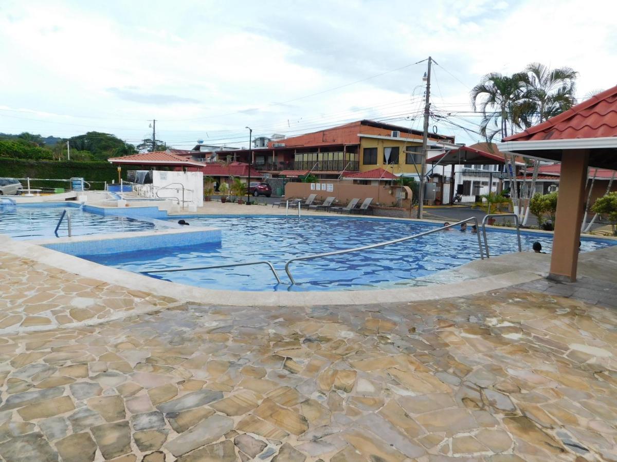 جاكو Condo Villa B27 Sleeps Five People - B28 Sleeps Six People - Price Includes Housekeeping Fees Not Taxes - Very Close To The Pool And Beach! المظهر الخارجي الصورة