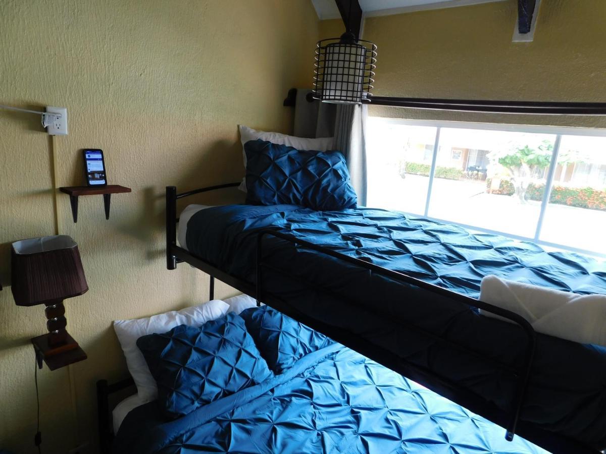 جاكو Condo Villa B27 Sleeps Five People - B28 Sleeps Six People - Price Includes Housekeeping Fees Not Taxes - Very Close To The Pool And Beach! المظهر الخارجي الصورة