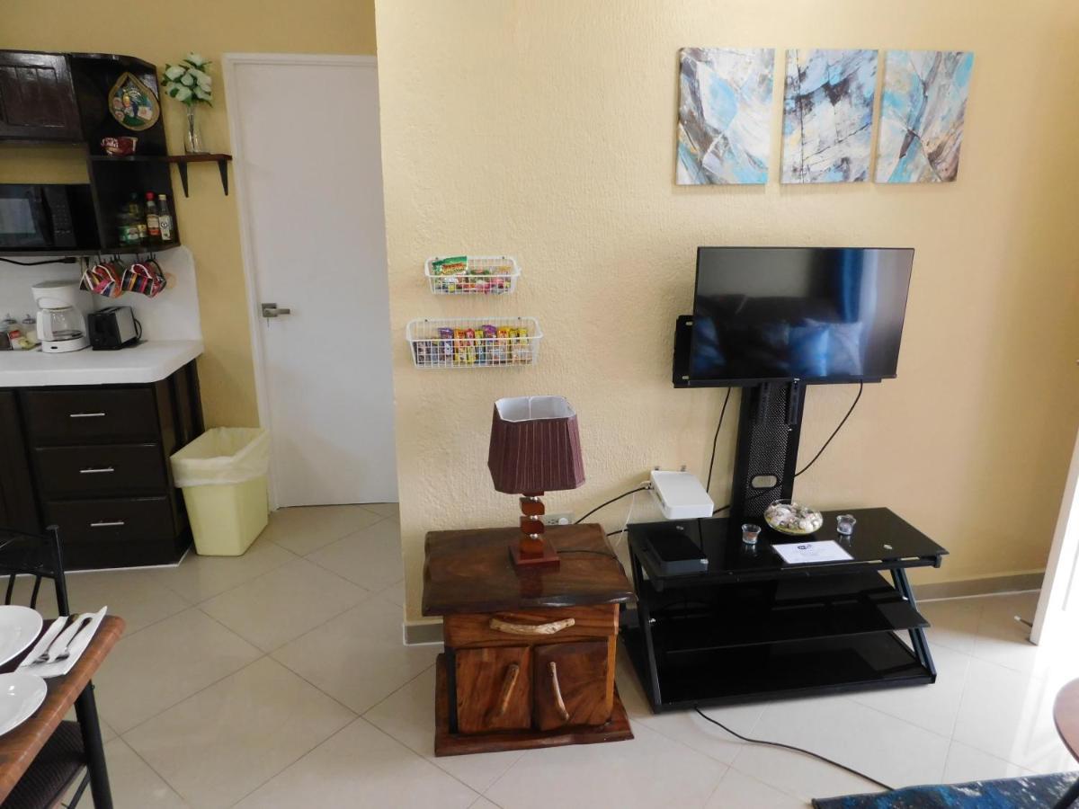 جاكو Condo Villa B27 Sleeps Five People - B28 Sleeps Six People - Price Includes Housekeeping Fees Not Taxes - Very Close To The Pool And Beach! المظهر الخارجي الصورة