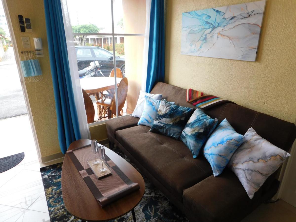 جاكو Condo Villa B27 Sleeps Five People - B28 Sleeps Six People - Price Includes Housekeeping Fees Not Taxes - Very Close To The Pool And Beach! المظهر الخارجي الصورة